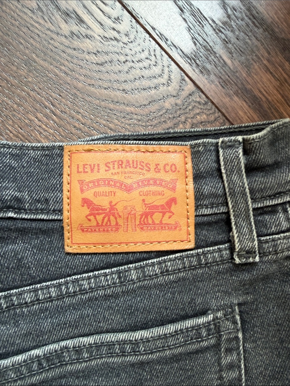 Levi's Black High-Rise Button-Fly Rolled Hem Jean Shorts - Picture 5 of 5
